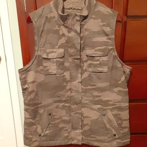 Womens Sonoma Camo Vest, size XL, EUC